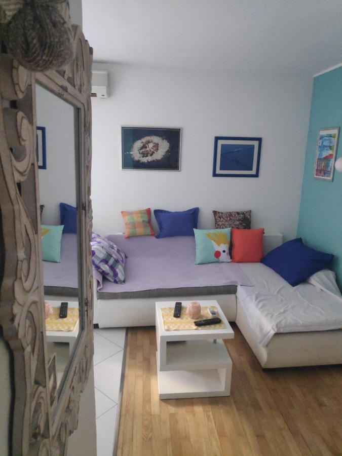 Spacious Apartment With Big Garden Near Beach Split Exterior photo